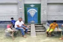 ভিসা প্রতারণার ফাঁদে পরে কিশোরীগঞ্জে প্রতারকের বাড়ীর সামনে যুবকের অবস্থান