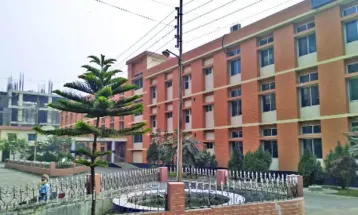 রংপুরের ১০০ শয্যা বিশিষ্ট শিশু হাসপাতালটি দীর্ঘদিন পরিত্যক্ত থাকায় অবকাঠামোসহ এসিগুলো নষ্ট