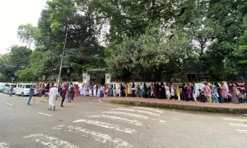 ডাকসুর ভোটগ্রহণ শুরু