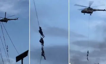 হেলিকপ্টারের দড়িতে ঝুলে পালালেন নেপালের মন্ত্রীরা