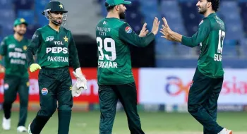 ওমানকে উড়িয়ে এশিয়া কাপে দারুণ শুরু পাকিস্তানের