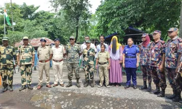 প্রেমিকের আশ্বাসে কাঁটাতারের বেড়া পেরিয়ে এলেও বিয়ে না করেই ফেরত যেতে হলো ভারতীয় তরণীকে