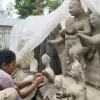 কুড়িগ্রামে দুর্গোৎসবে নারী শিল্পীদের ছোঁয়ায় তৈরি হচ্ছে প্রতিমা