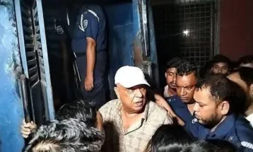 ৭ মামলায় জামিন নিয়ে ভারতে পালালেন আ.লীগ নেতা