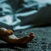 দিনাজপুরে স্ত্রী ও শাশুড়িকে কুপিয়ে জখম করে নিজের গলায় ছুরি চালিয়ে যুবকের আত্মহত্যা
