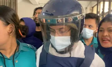 ‘আমাদের কি মরিয়া প্রমাণ করতে হবে আমরা অসুস্থ’