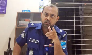 পুলিশ হয়ে গেছে এখন বানরের মতো, খাঁচায় বন্দি করে নাচাচ্ছে আমাদের’