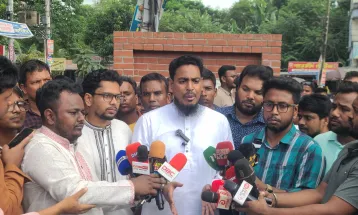 জুলাইয়ের বিরুদ্ধে অবস্থান নেওয়া সেনাবাহিনীর সদস্যদের বিচার করতে হবে.: রংপুরে আখতার হোসেন
