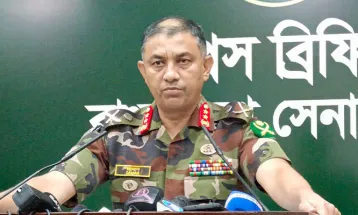 গ্রেপ্তারি পরোয়ানাভুক্ত ১৫ সেনা কর্মকর্তা হেফাজতে, একজন পলাতক