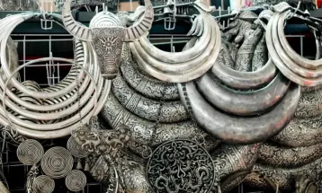 সোনার পর নতুন রেকর্ড গড়ল রুপার বাজার