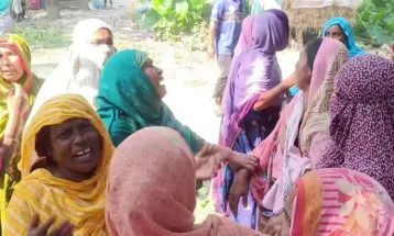স্বামীর সঙ্গে বাইকে যাচ্ছিলেন শ্বশুরবাড়ি, পথে ট্রাকচাপায় প্রাণ গেল জাবি ছাত্রীর