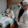 হাসপাতালে খালেদা জিয়ার হাতে আমন্ত্রণপত্র দিলেন ঐকমত্য কমিশনের সদস্যরা