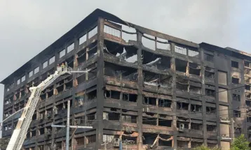১৭ ঘণ্টা পর নিয়ন্ত্রণে চট্টগ্রামের কারখানার আগুন