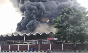 কার্গো ভিলেজে আগুন: সিলেটে নামছে ঢাকার ফ্লাইট