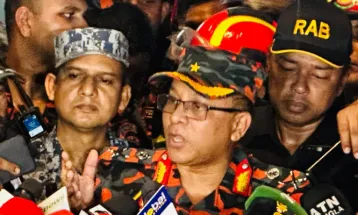 শাহজালালের আগুন নিয়ন্ত্রণে আনতে বড় বাধা ছিল বাতাস: ফায়ার সার্ভিসের ডিজি
