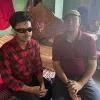 আহত শিক্ষার্থী নিলয়কে দেখতে তার বাড়িতে যান বেরোবি রেজিস্ট্রার
