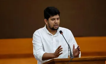 সংঘাতের জন্য সবাই মুখিয়ে আছে : তথ্য উপদেষ্টা