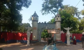 রংপুর  চিড়িয়াখানার শিশুপার্কে ট্রেনের নিচে পড়ে শিশুর মৃত্যু