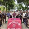 পঞ্চগড়ে দেশীয় পিস্তল, গুলি ও ফেন্সিডিল জব্দ