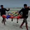 তিস্তার ২৫টি চরের মানুষের একমাত্র ভরসা ভার ও নৌকা