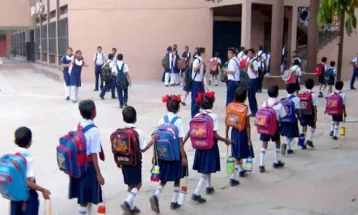 স্কুলে ভর্তিতে লটারি পদ্ধতি বহাল থাকছে