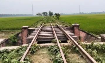 পার্বতীপুরে ভবানীপুর-মধ্যপাড়া রেলপথের ফিসপ্লেট সহ ৬ হাজার নাটবল্টু চুরি