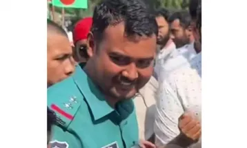 বিএনপি নেতা রিজভীর পা ধরে সালাম করা সেই পুলিশ ক্লোজড