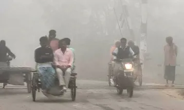 পঞ্চগড়ে তাপমাত্রা নামল ১৪ ডিগ্রিতে, হেডলাইট জ্বালিয়ে চলছে যান