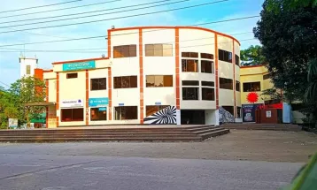 ভোগান্তির আরেক নাম বেগম রোকেয়া বিশ্ববিদ্যালয় ক্যাফেটেরিয়া