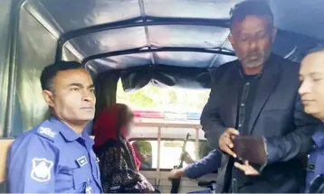 পরকীয়ার অভিযোগে শিক্ষক-শিক্ষিকা গ্রেফতার