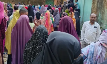 ছেলে-মেয়েকে গলা কেটে হত্যার পর মায়ের আত্মহত্যা