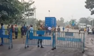 চার দিন পর স্বস্তি, বুড়িমারী স্থলবন্দর দিয়ে ভুটানগামী কন্টেইনারের যাত্রা শুরু