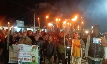 ঠাকুরগাঁও-২ আসনে বিএনপির প্রার্থী পরিবর্তনের দাবিতে মশাল মিছিল