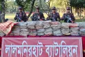 লালমনিরহাটে বিজিবির বড় সাফল্য, ২৭ লাখ টাকার স্বর্ণ, কাতান শাড়ি জব্দ