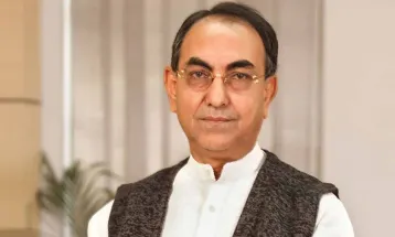 হাদিকে দেখতে এসে তোপের মুখে মির্জা আব্বাস