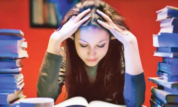 অতিরিক্ত রাত জাগলে ভুগতে পারেন নানা সমস্যায়