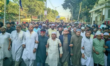 রংপুরে বিপ্লবী ছাত্রজনতার উদ্যোগে শহীদ ওসমান হাদীর স্মরণে শোক র‍্যালি