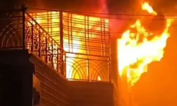 দিনাজপুরে উত্তেজিত জনতার আগুনে পুড়ল সাবেক প্রতিমন্ত্রী ও সাবেক মেয়রের বাড়ী