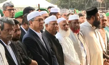 ভাইয়ের ইমামতিতে শহীদ হাদির জানাজা অনুষ্ঠিত