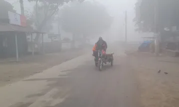 হিমেল হাওয়ায় কাঁপছে পঞ্চগড়, বিপাকে নিম্নআয়ের মানুষ